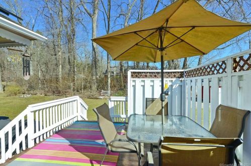 7 Dewey St, Putnam CT  06260-1352 exterior