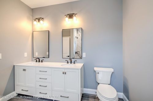 414 Seaward Pl, Lacey NJ  08731-2836 exterior