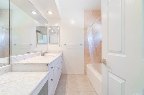 25420 Oak St, Lomita CA  90717-2216 exterior