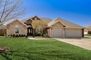 2211 Pinoak Ave, Bentonville, AR 72712-7680