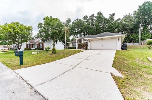 1053 Hidden Dr, Lakeland, FL 33809-6648