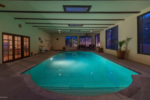 4650 Crestview Cir, Tucson AZ 85745-9207 exterior