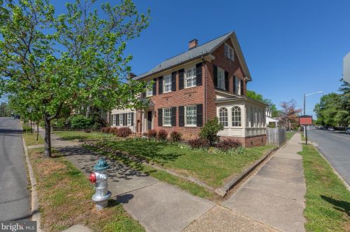 701 Hanover St, Fredericksburg VA  22401-5714 exterior