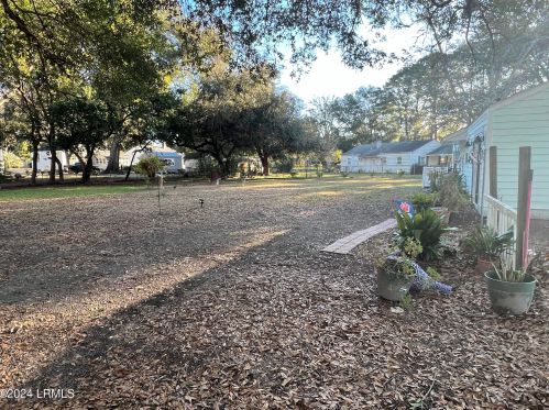 2703 Jones Ave, Beaufort SC  29902-5325 exterior