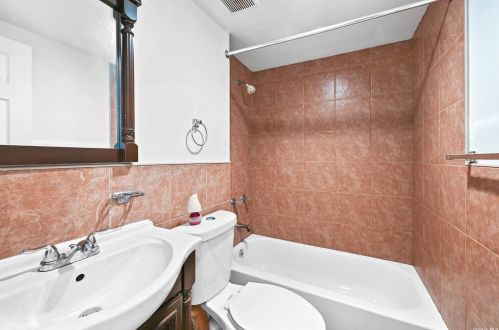 65-09 Beach Channel Dr, Far Rockaway NY  11691-2402 exterior