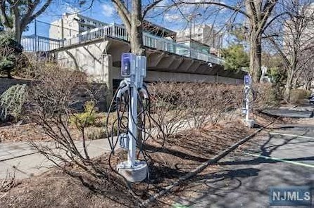 1055 River Rd, Edgewater NJ  07020-1364 exterior