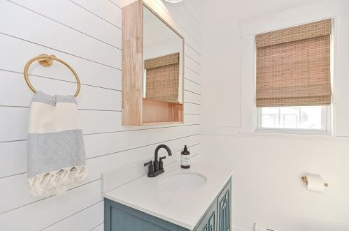 28 Archer St, Wrentham MA  02093-1217 exterior