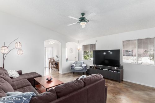 8845 Apple Tree Dr, Tucson AZ  85730-4660 exterior