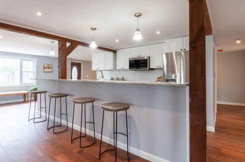 2 Butterfield Ln, Stratham NH  03885-2344 exterior