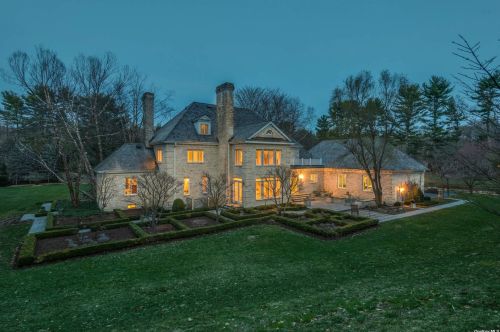 1410 Wolver Hollow Rd, Muttontown NY  11771-4306 exterior