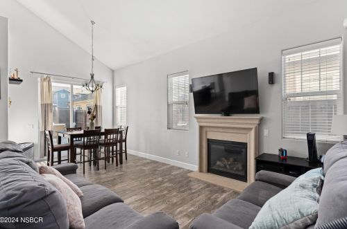 1632 Chianti Ln, Santa Maria CA  93458-6325 exterior