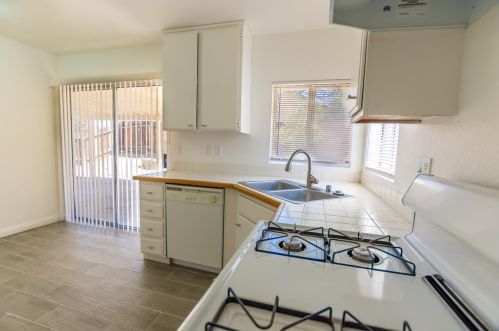 13791 Starshine Dr, Victorville CA  92392 exterior