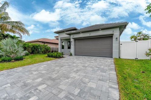 555 99th Ave, Naples, FL 34108-2227