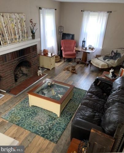 2312 Chestnut St, Camp Hill, PA 17011-4615