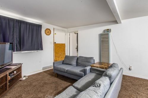 8435 Mission Blvd, Riverside CA  92509-2976 exterior