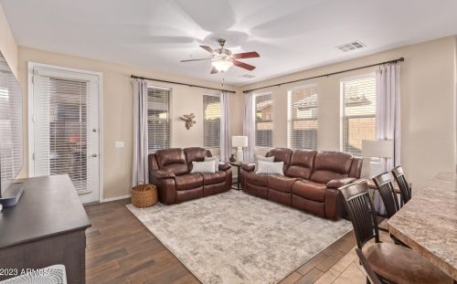 3306 Meadowview Dr, Gilbert AZ  85298-4313 exterior