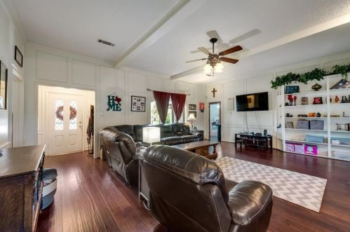 1932 Kensington Dr, Carrollton TX 75007-2440 exterior