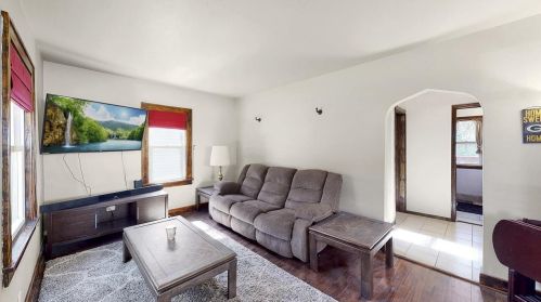 485 Morris Ave, Green Bay, WI 54304-4946