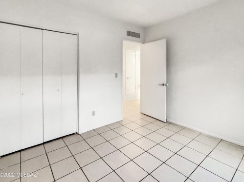 5086 Campbell Ave, Tucson AZ  85706-1510 exterior