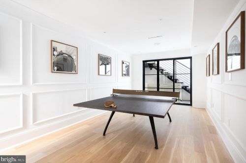 3302 Cleveland Ave, Washington DC 20008-3456 exterior