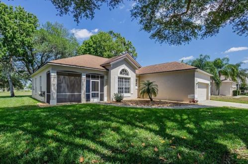 316 Golf Course Pkwy, Davenport, FL 33837-5522