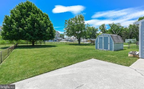 121 Charles Ave, Hanover PA 17331-3337 exterior