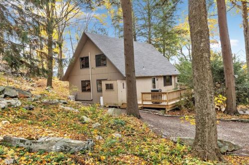 9 Terrace Dr, Sherman, CT 06784-2124