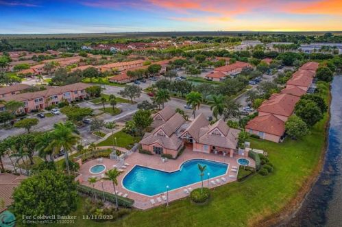 20825 3rd Ct, Hollywood, FL 33029-2176