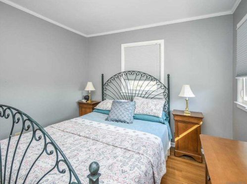 903 Gloucester Ct, Westbury NY  11590-5301 exterior