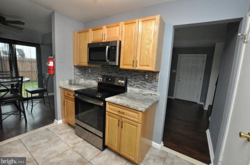 4 Longbow Ct, Erial NJ  08081-1933 exterior