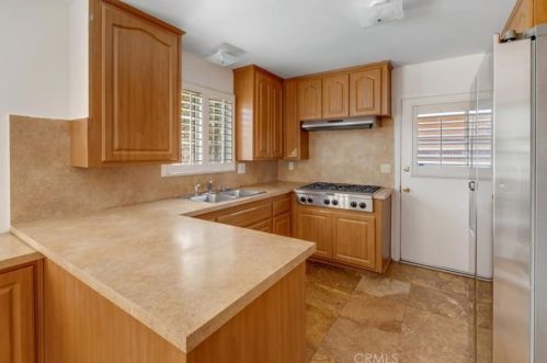 318 Sherman Dr, Long Beach CA  90746-1159 exterior