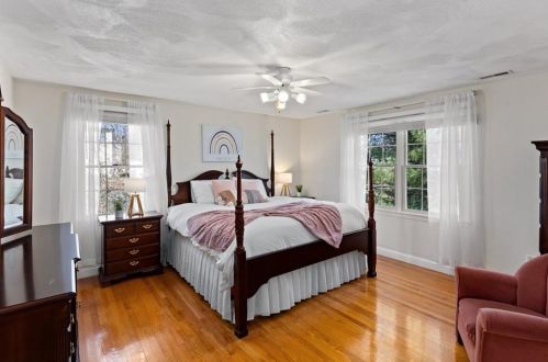 8 Logan Dr, Lincoln RI  02865-1349 exterior