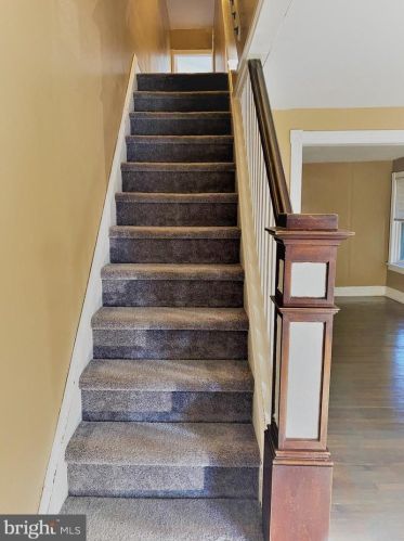 468 Stuyvesant Ave, Trenton NJ  08618-4103 exterior