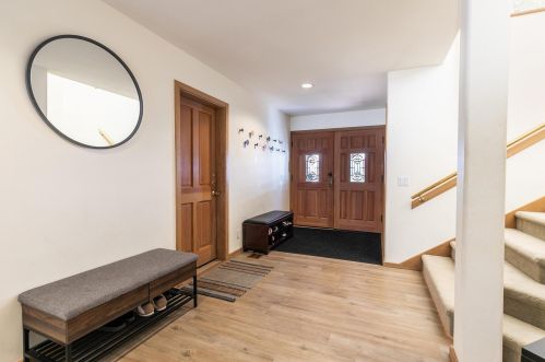 315 Skidder Trl, Truckee CA  96161-3930 exterior