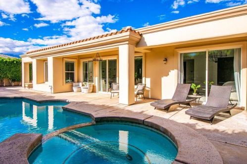 79 Calle Manzanita, Rancho Mirage CA  92270-4140 exterior