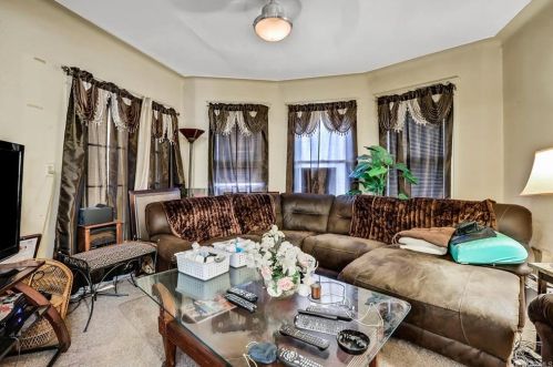 33 Manitou Ave, Poughkeepsie NY  12603-2731 exterior