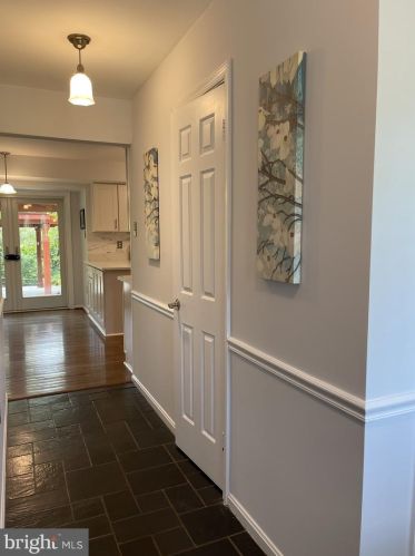 1010 Cup Leaf Holly Ct, Great Falls, VA 22066-1224