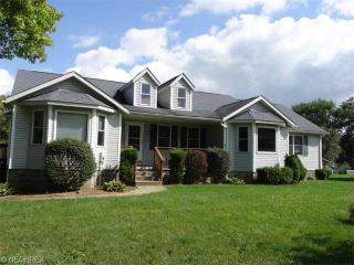 1551 Hilbish Ave, Akron, OH 44312-4375