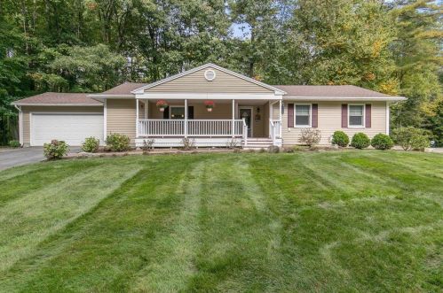 9 Glendale Rd, North Hampton, NH 03862-2209