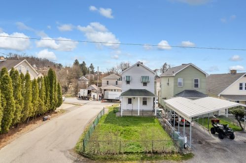 1027 Bernadine Ave, Ambridge PA  15003-1622 exterior