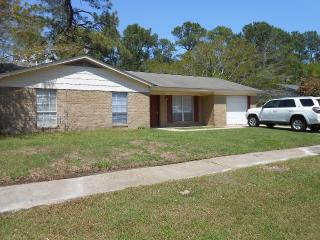 2530 Camino Grande St, Gautier MS  39553-6820 exterior