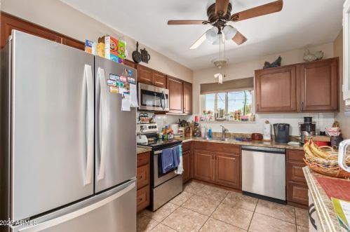 10819 111 Ave, Sun City AZ  85351-4021 exterior