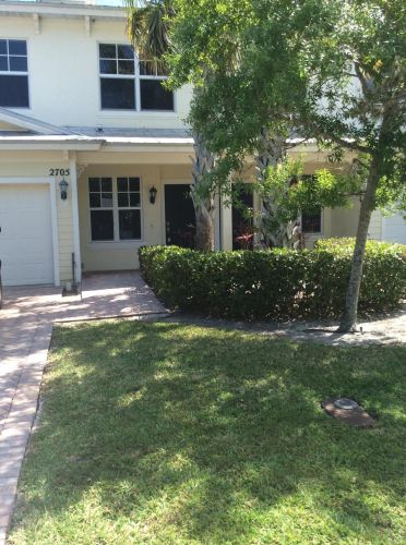 2705 Creekside Dr, Fort Pierce, FL 34981-5116