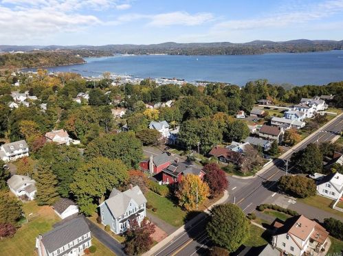 31 Main St, Stony Point, NY 10980-1642