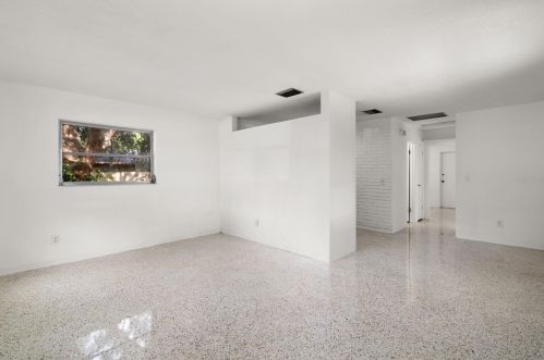 5151 6th Ave, Saint Petersburg, FL 33707-2611