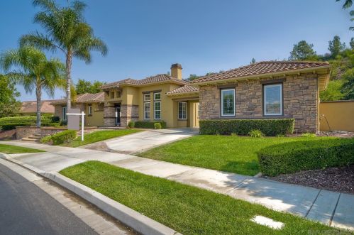 9934 Winecrest Rd, San Diego, CA 92127-3723