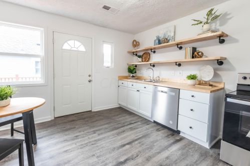 141 Mclene Ave, London OH  43140-1165 exterior