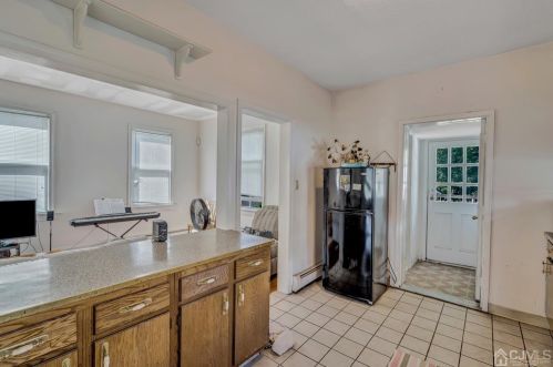 30 Freeman St, Woodbridge NJ  07095-3423 exterior