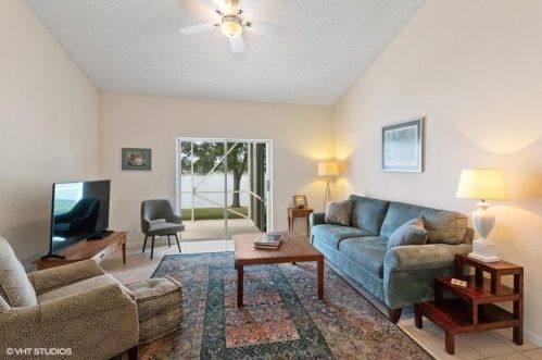 10574 Pelican Dr, West Palm Beach, FL 33414-6162