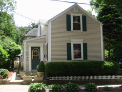 64 Jackson St, Newton, MA 02459-2512
